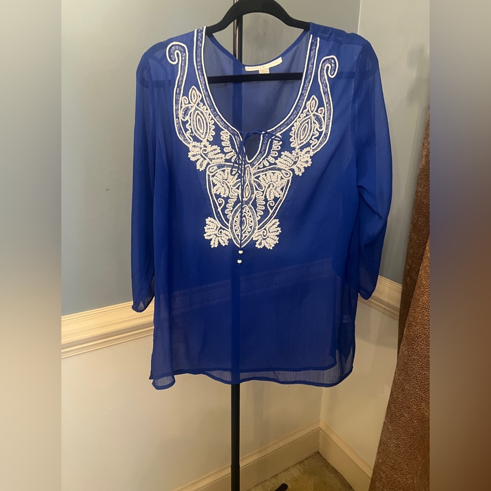 Boston proper blue Sheer Blouse with White Embroidery and sequins size‎ large